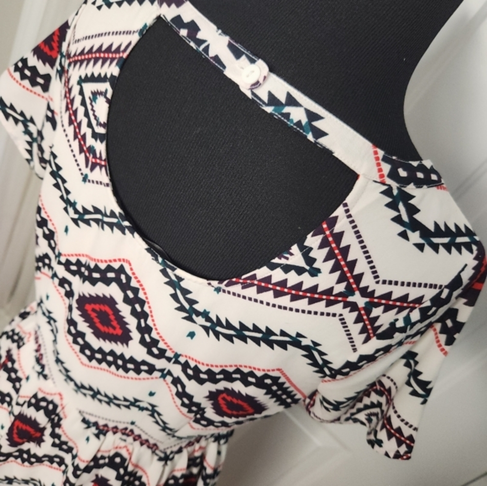 Doe & Rae Aztec Design Dress Size Medium - Picture 6 of 8